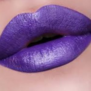 NYX metallic liquid suede